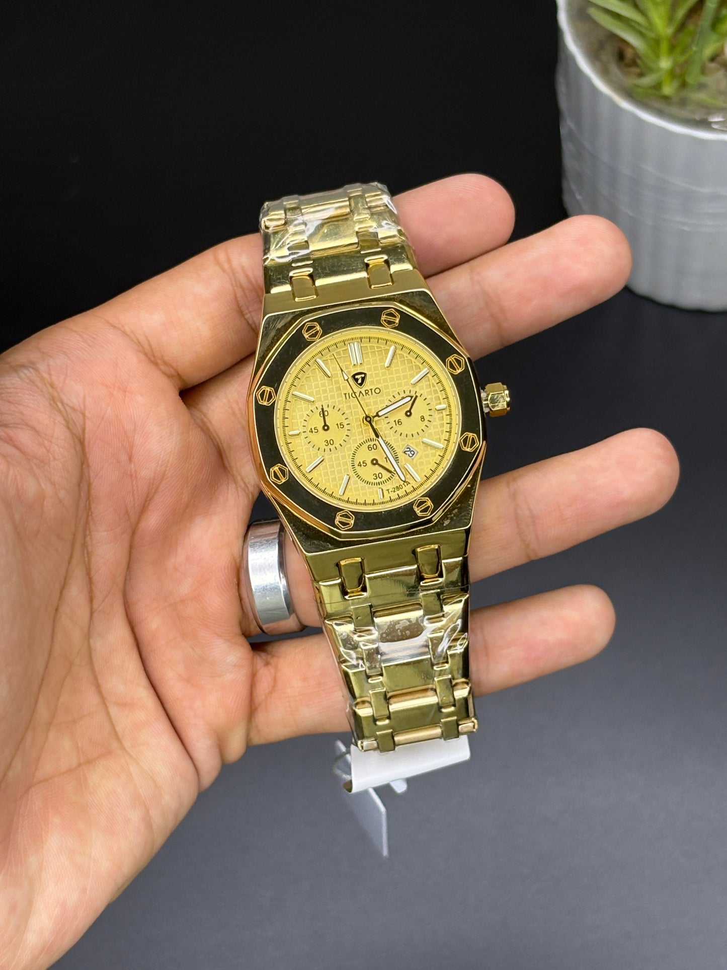 Ticarto heavy weight watch - Article #133 - Golden chain golden dial