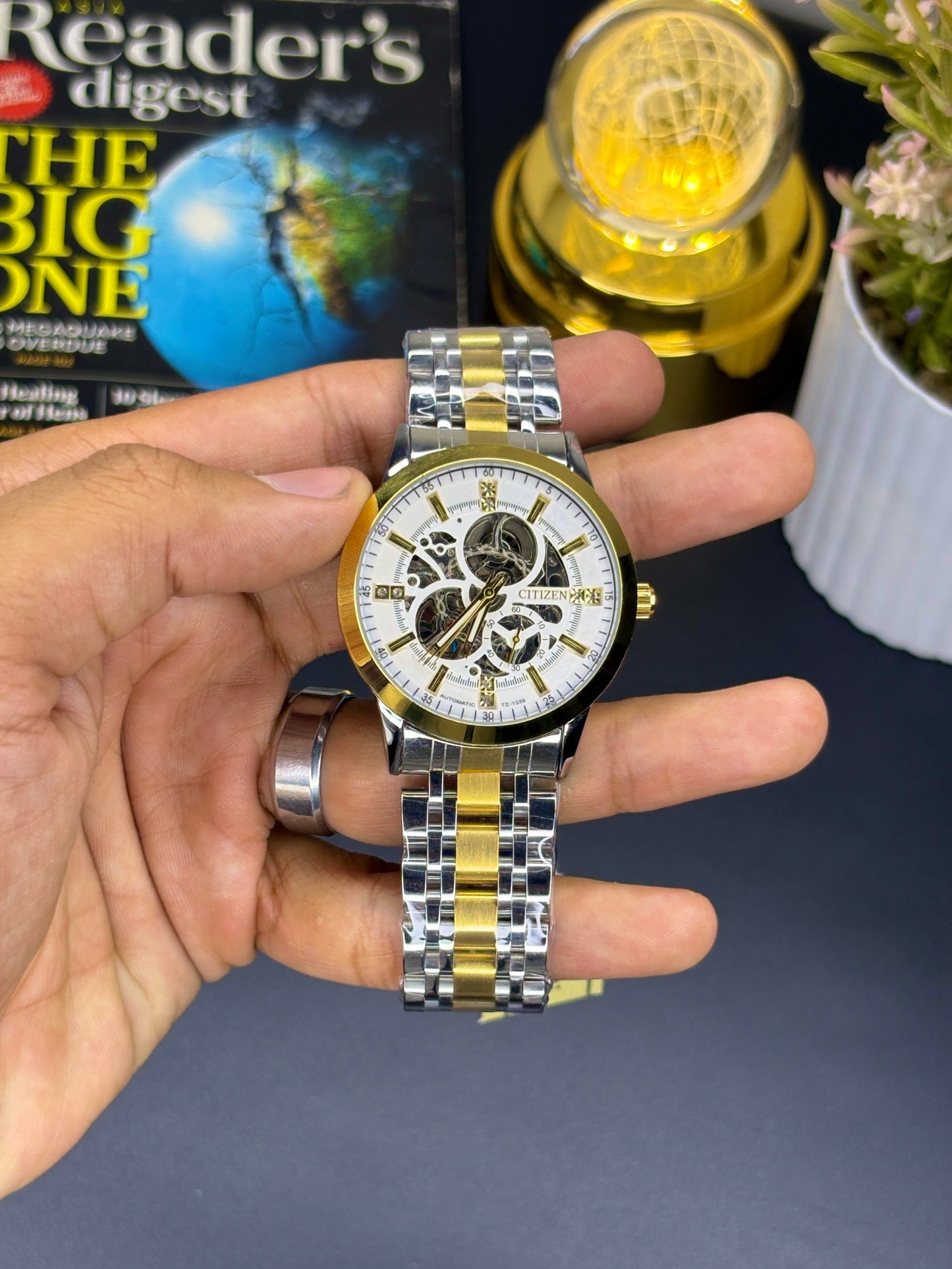 Ctzn automatic - Article #145 - Two tone chain white dial