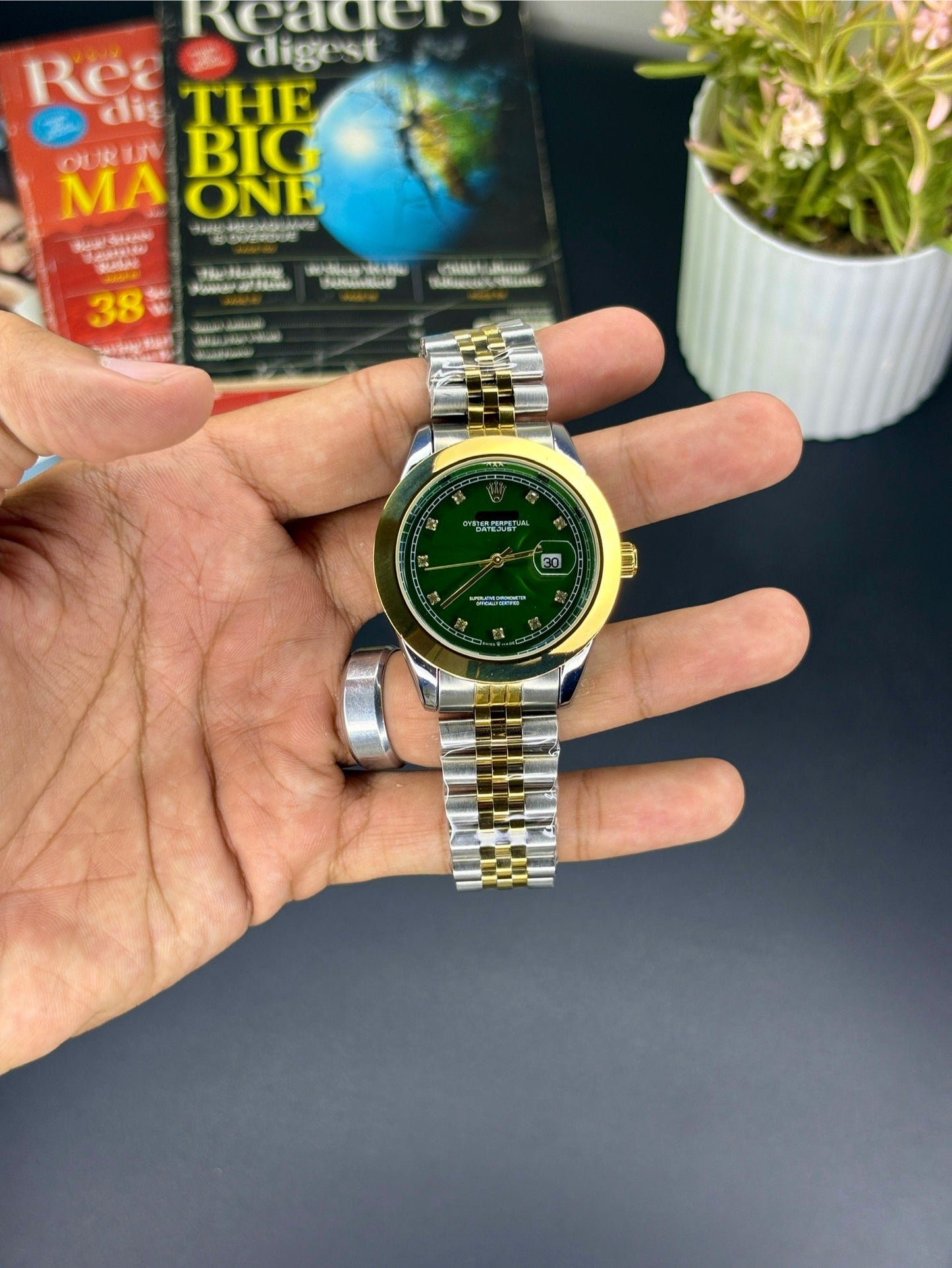 RLX plain dial - Article #139 - Two tone chain green dial