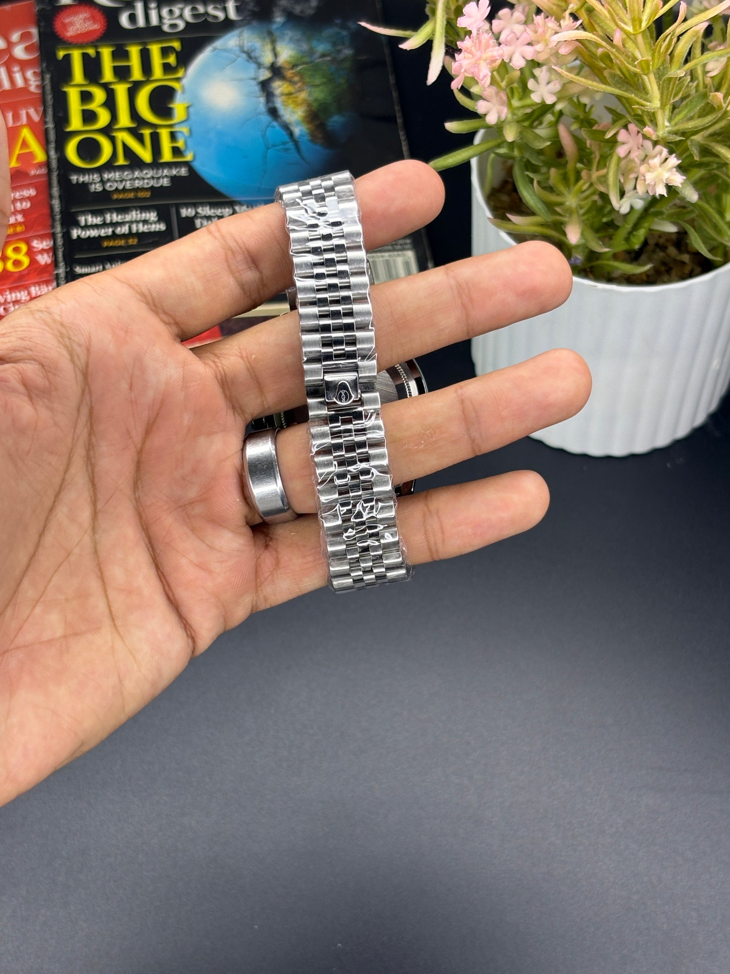 RLX plain dial - Article #138 - Silver chain black dial