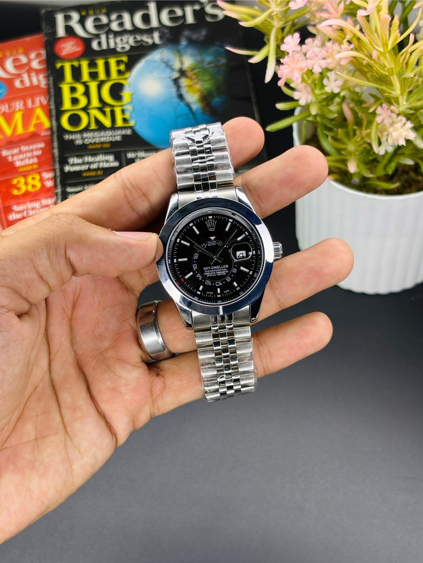 RLX plain dial - Article #138 - Silver chain black dial