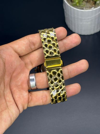 Radd - Article #118 - Golden chain black dial